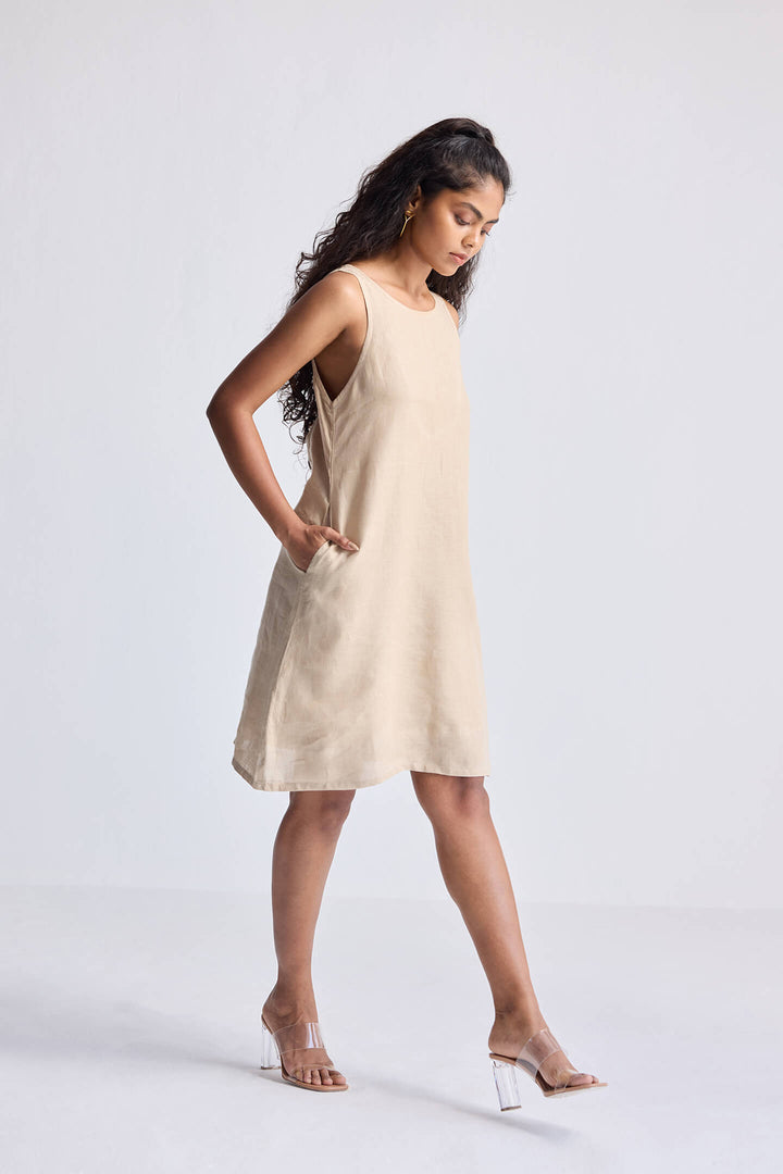 Hemp Short Dress With Back Embroidered Lace Detail