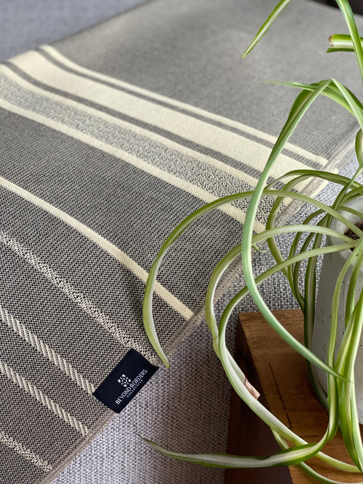 Equinoccio Throw | Cedar Brown