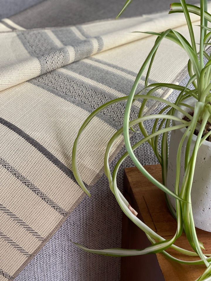 Equinoccio Throw | Cedar Brown