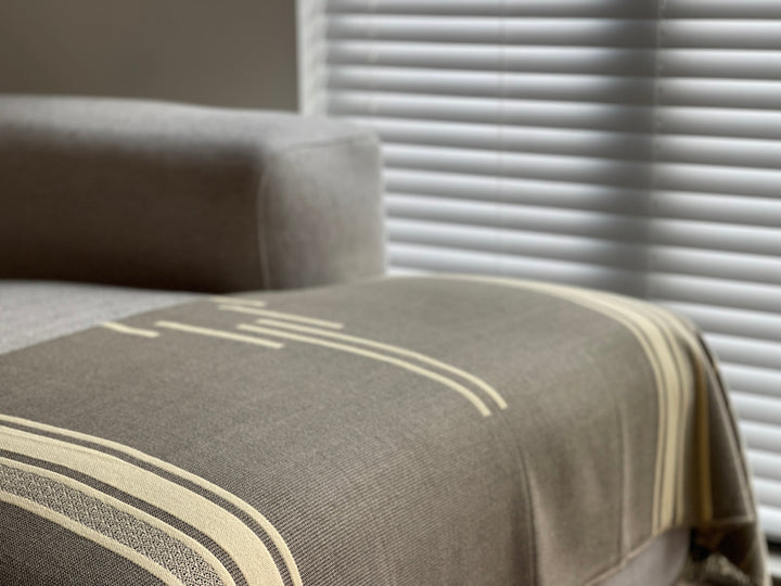 Equinoccio Throw | Cedar Brown