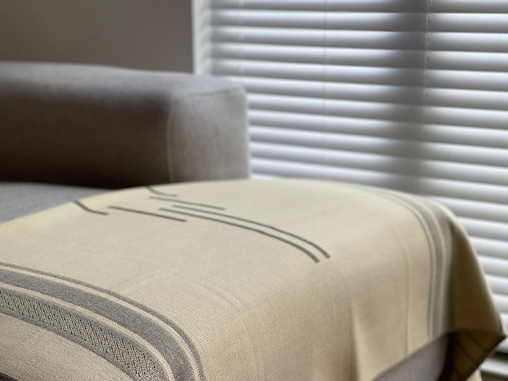 Equinoccio Throw | Cedar Brown