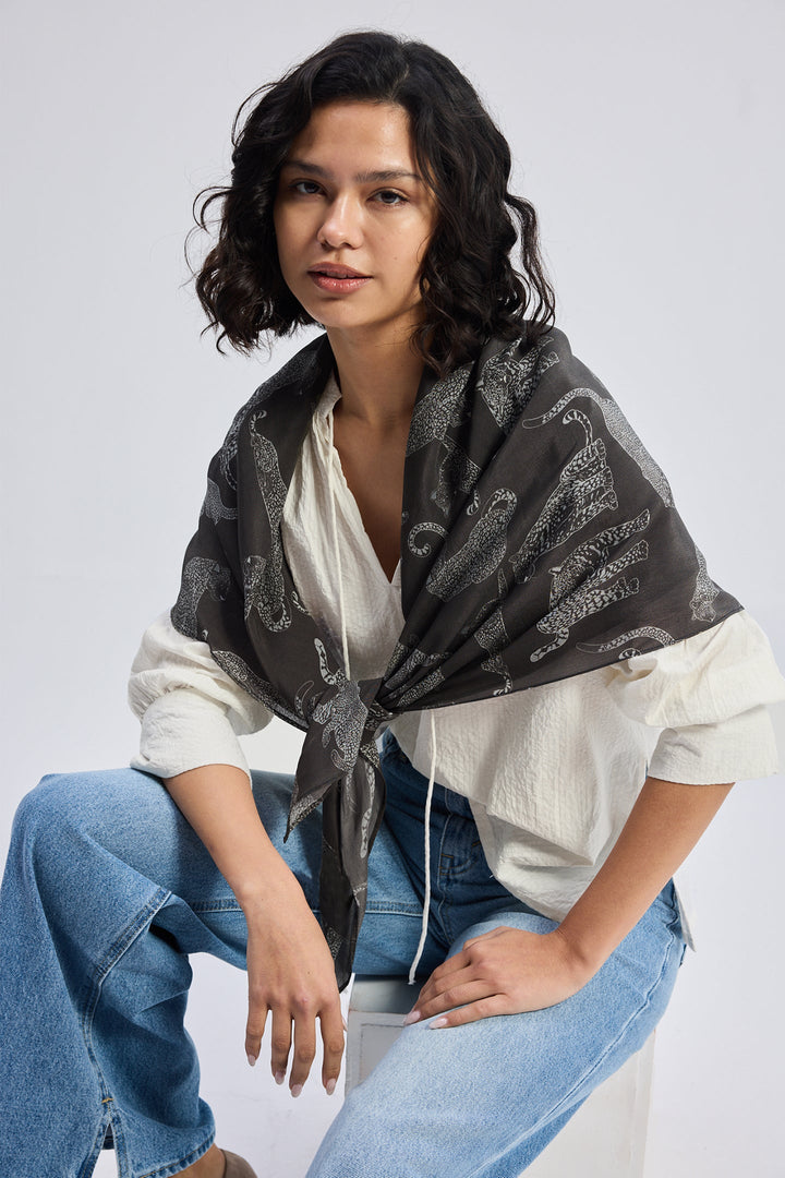 Relaxed Fit Top with Front-Tie | Cream