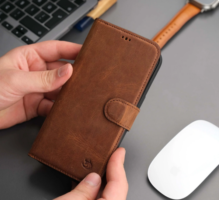 Casper Leather iPhone 15 Pro Wallet Case | MagSafe