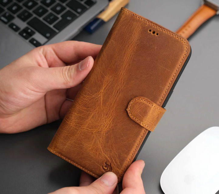 Casper Leather iPhone 15 Pro Wallet Case | MagSafe