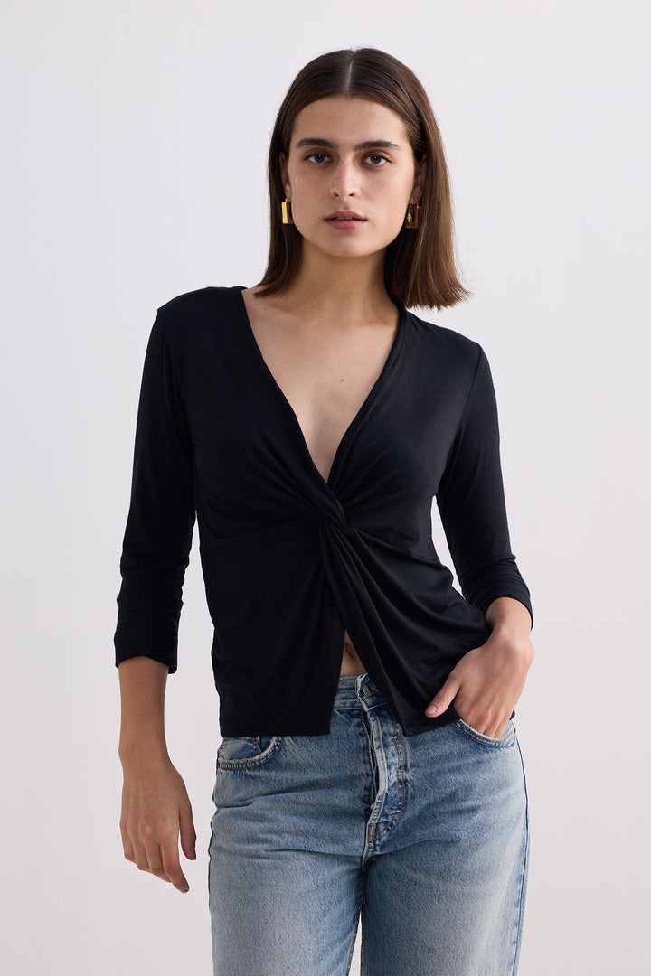 Twist Front Knit Shirt | Black