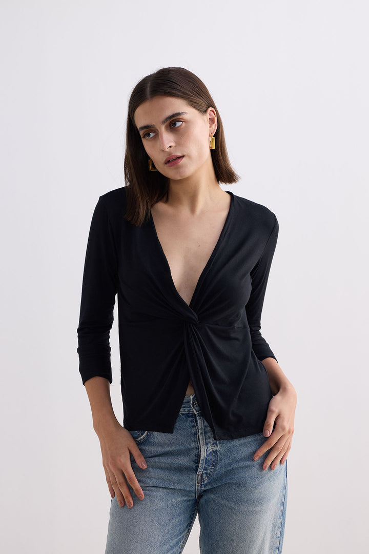 Twist Front Knit Shirt | Black