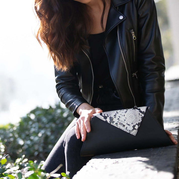 Susu The Angelica Leather Clutch Black Snakeskin