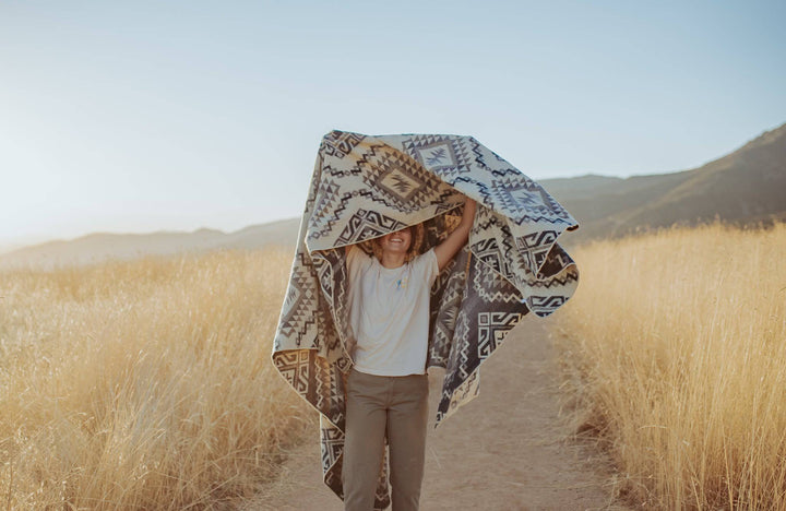 Epera Blanket - Blue Scale