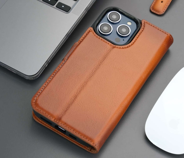 Casper Leather iPhone 15 Pro Wallet Case | MagSafe