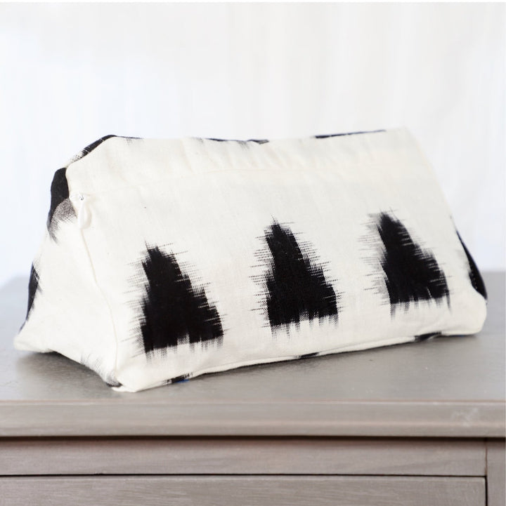 Dylan Carry All Toiletry Bag