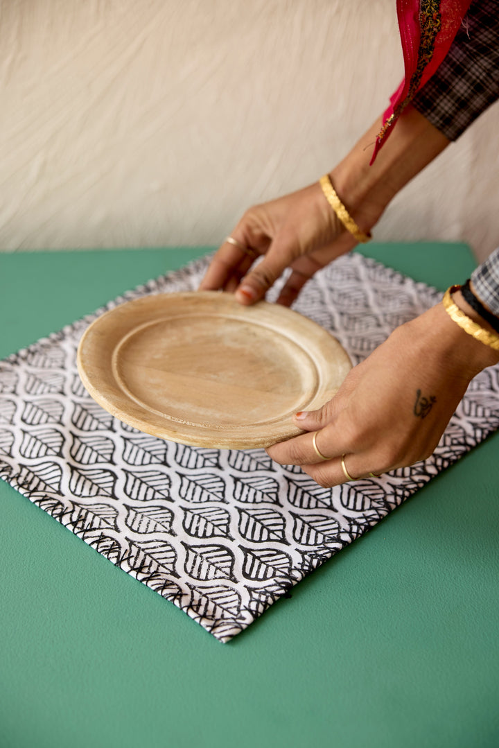 Leaf Motif Placemat Set