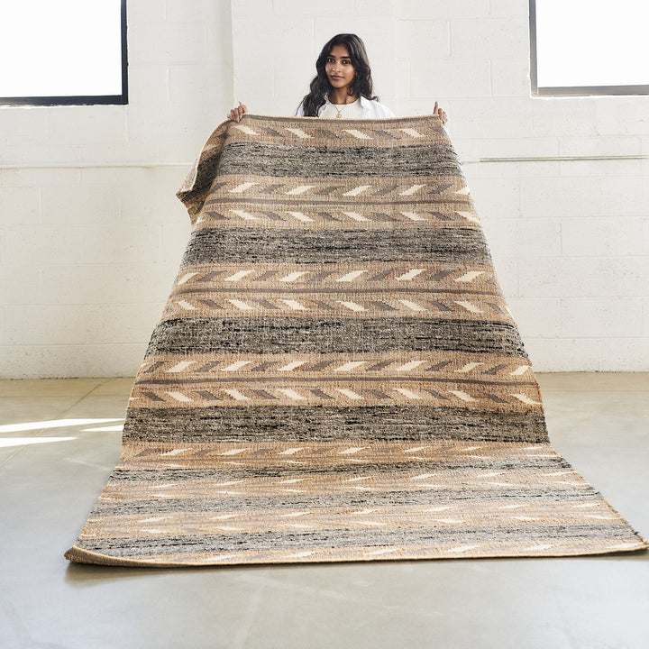Uneven Arrows Hand Woven Wool Jute Rug In Earthy Hues