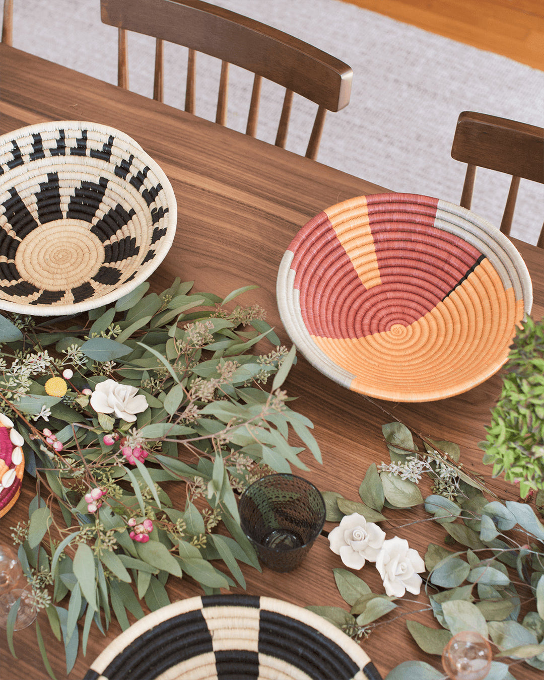 Burst Raffia Plateau