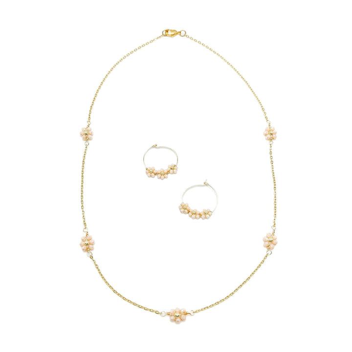 Daisy gold necklace