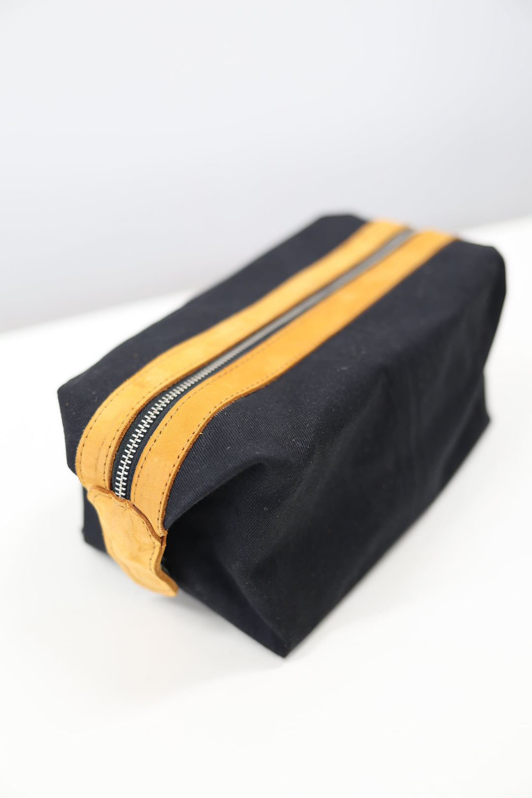 Imani Toiletry | Noir