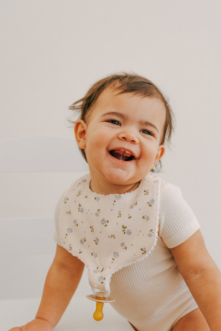 Pacifier Bib | Vintage Rosebud