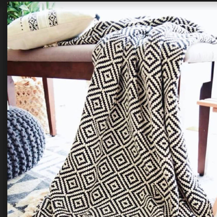 Marie Throw - Black