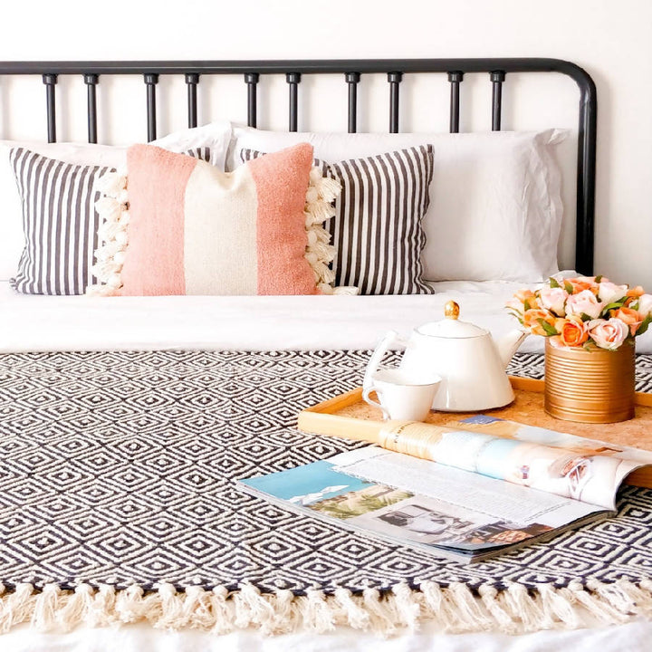 Marie Throw - Black