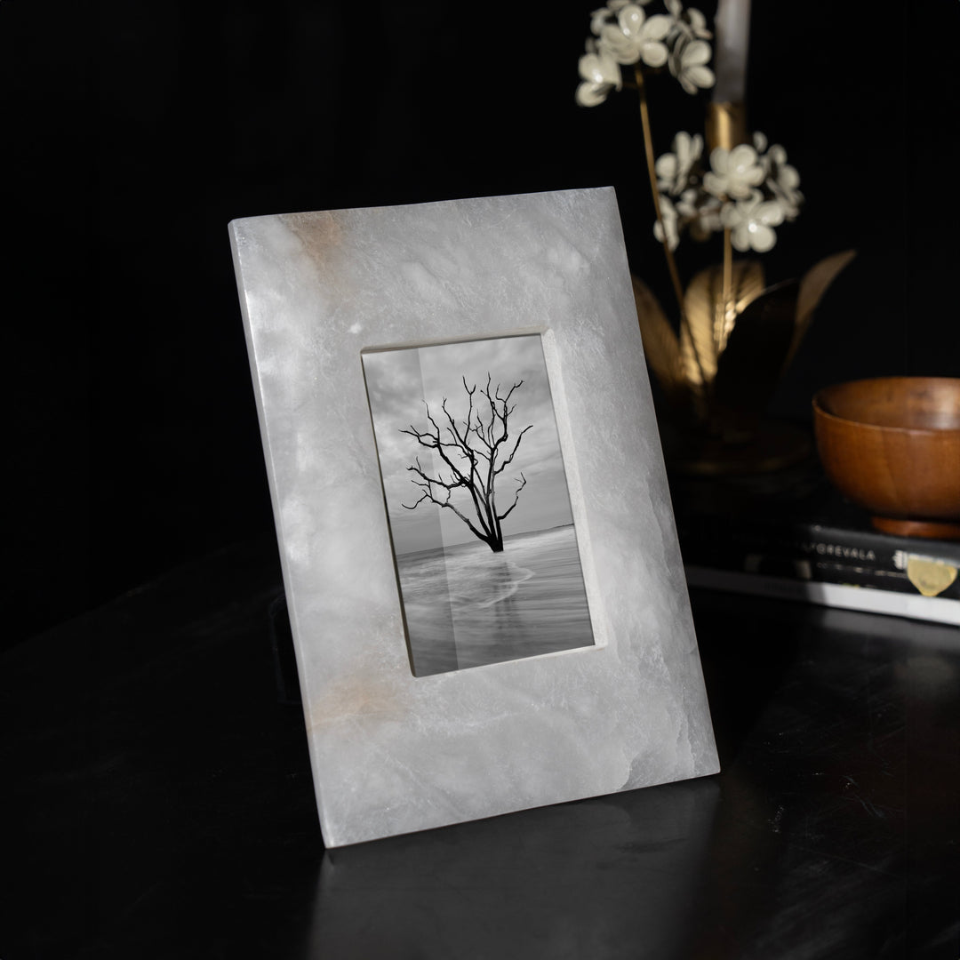 Santo Alabaster Frame