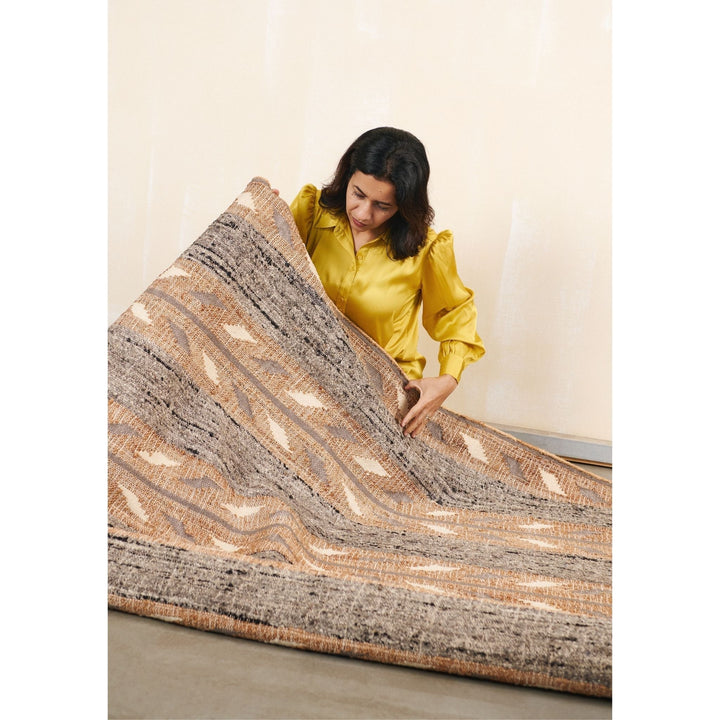 Uneven Arrows Hand Woven Wool Jute Rug In Earthy Hues