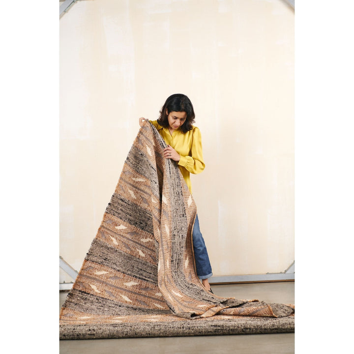 Uneven Arrows Hand Woven Wool Jute Rug In Earthy Hues