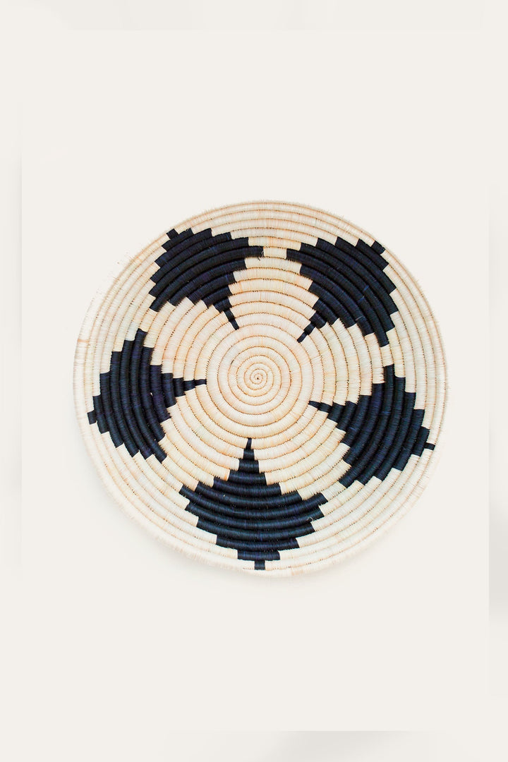 Petal Raffia Plateau