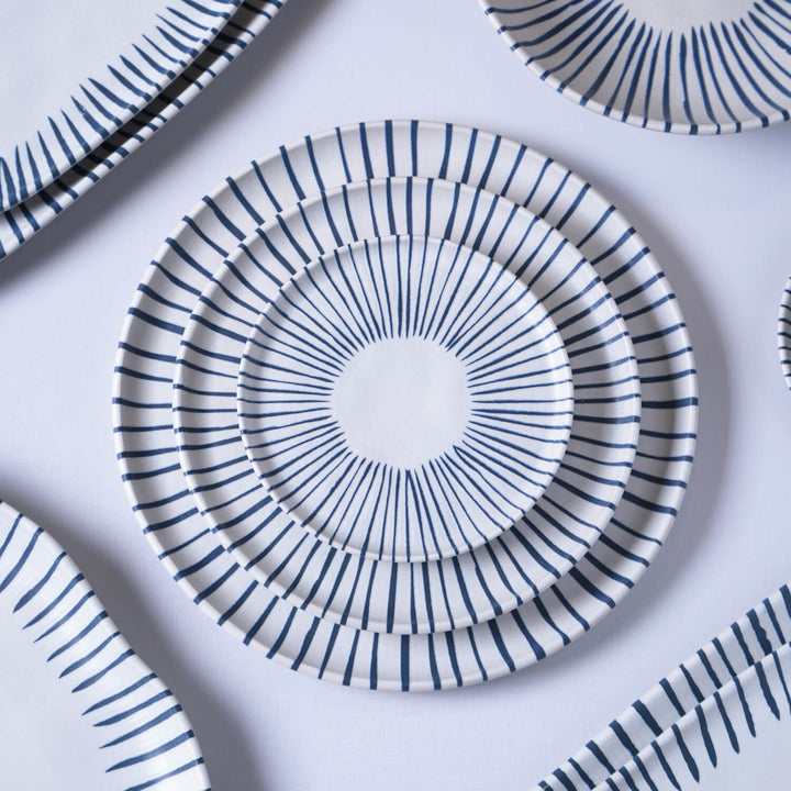 20 Pc. Dinnerware Set