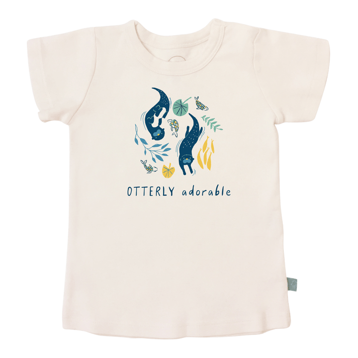 graphic tee | otterly adorable
